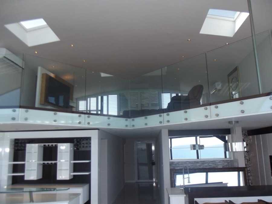3 Bedroom Property for Sale in Bloubergrant Western Cape